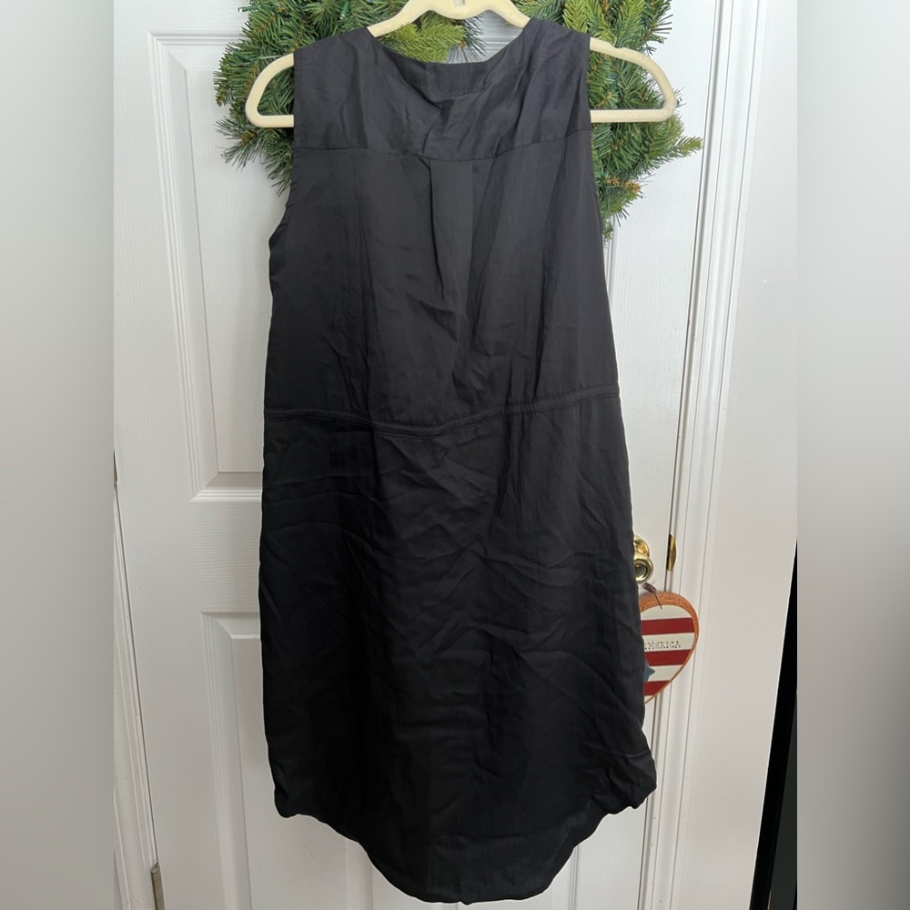 Dress nwot size large; has pockets, button-up with tie at waist, black - Picture 8 of 9